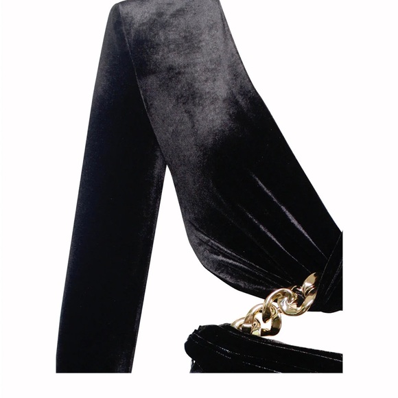 MISS CIRCLE FRANCESCA BLACK DEEP V CUTOUT VELVET GOWN WITH GOLD CHAIN - Picture 4 of 7